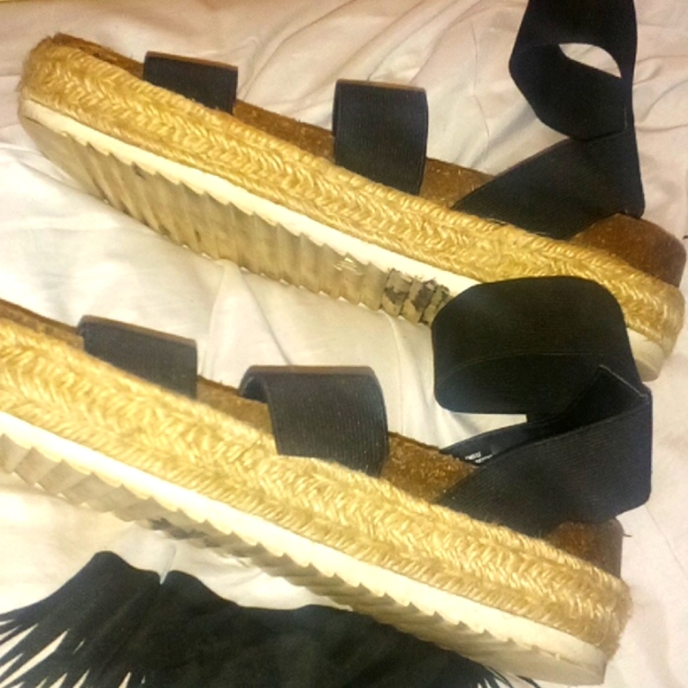 10 Timed and Tru platform sandals
